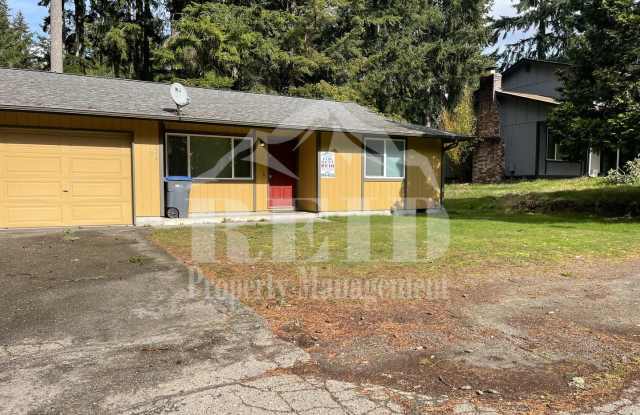 DUPLEX - 2 BED 1 BATH WITH 1 CAR GARAGE IN CENTRAL PORT ORCHARD! photos photos