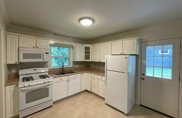 5015 Erickson Road Gallery 3