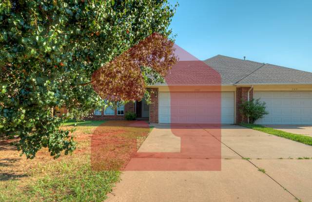 2701 Silvertree Drive Gallery 2