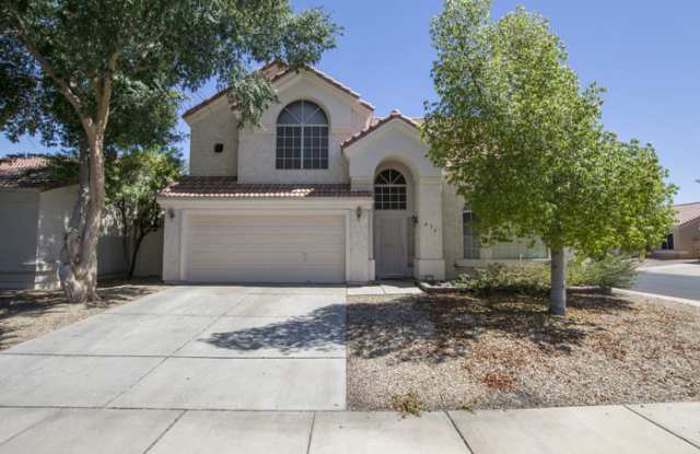 823 West Iris Drive Gallery 2