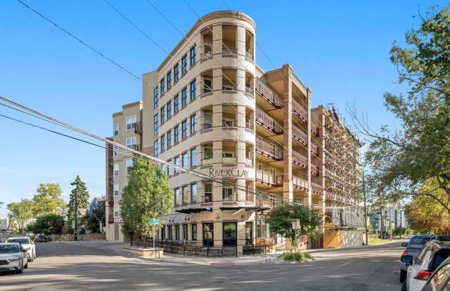 Jefferson Park 2-Bedroom with Oversized Covered Patio & Skyline Views Gallery 1