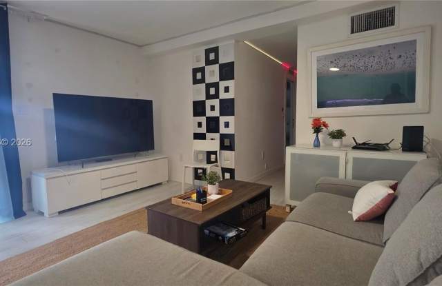 846 Michigan Ave photos photos