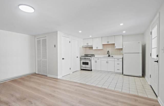 42 Washington Pl Gallery 3
