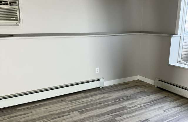 1095 West 6th Street Apartment 4 Gallery 4