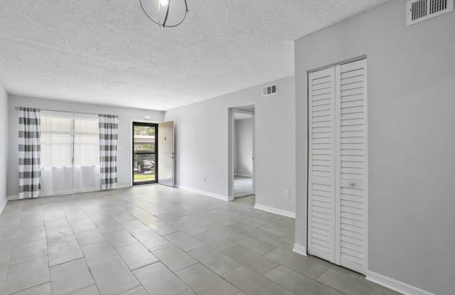 2 Bed 2 Bath Condo for Rent in 55+ Peaceful Community! Gallery 4