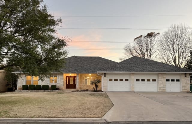 303 Columbine - 303 Columbine Street, Meadowlakes, TX 78654