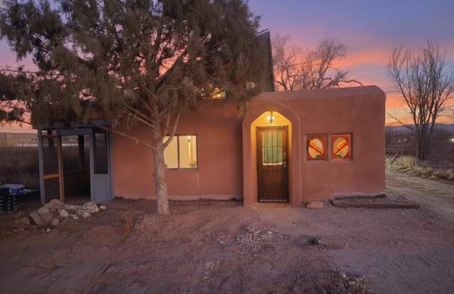 98 Nm 369 - 98 New Mexico 369, Rio Arriba County, NM 87532