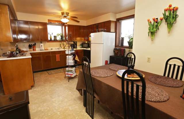 1726 Abell St Unit 2 - 1726 Abell Street, Maplewood, MN 55117
