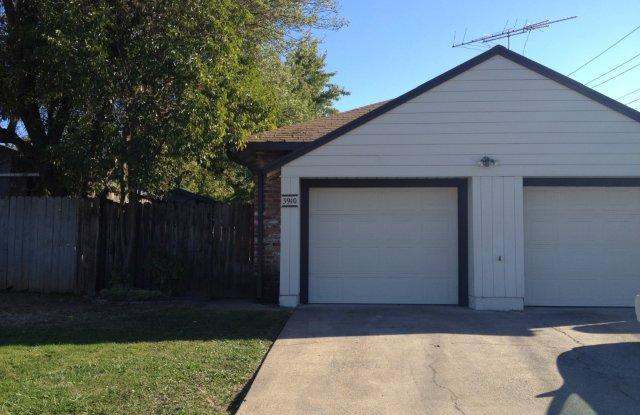 2 Bed 1 Bath Arden Arcade Duplex Gallery 3