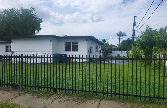 1080 NW 186th St Gallery 1