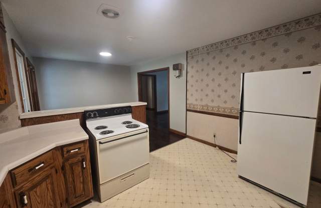 House in Mayfield City Limits Gallery 3