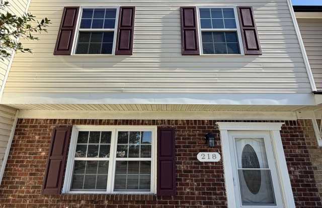 218 Myrtlewood Circle - 218 Myrtlewood Circle, Jacksonville, NC 28546