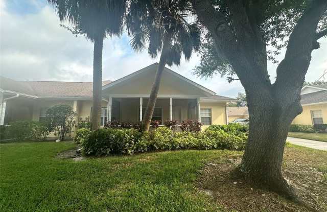 1641 RED OAK Lane Gallery 2