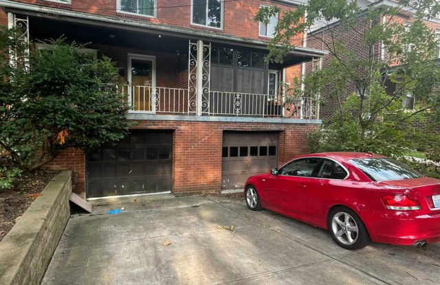Squirrel Hill - 3 Bedroom, 1.5 Bath Great Location on Shady Ave - 1510 Shady Avenue, Pittsburgh, PA 15217