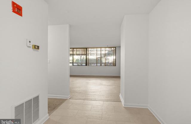 3709 SOUTH GEORGE MASON DRIVE photos photos