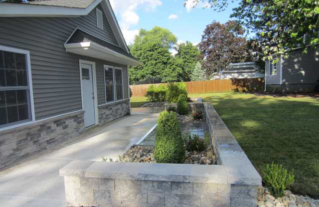 16 B Lasatta Avenue Gallery 2