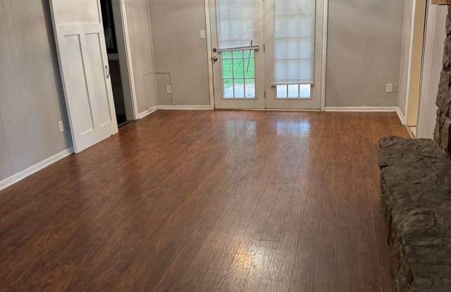 902 Danmann Circle Gallery 4