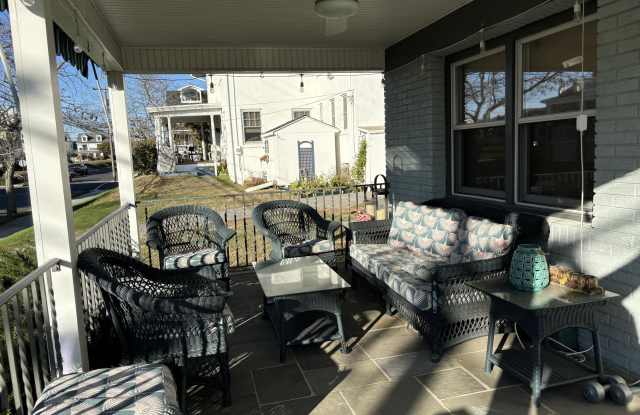 206 Beach Avenue Gallery 2