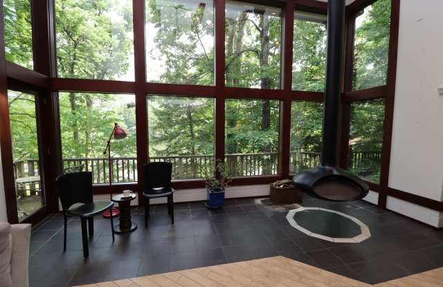 White River Access, Vaulted Ceilings, Natural Light, and so much charm! photos photos