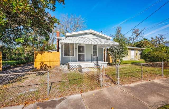 1029 W 25th St photos photos