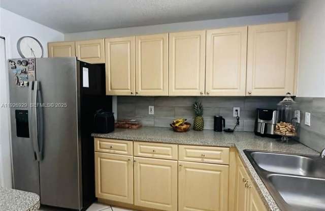 6400 NW 114th Ave photos photos