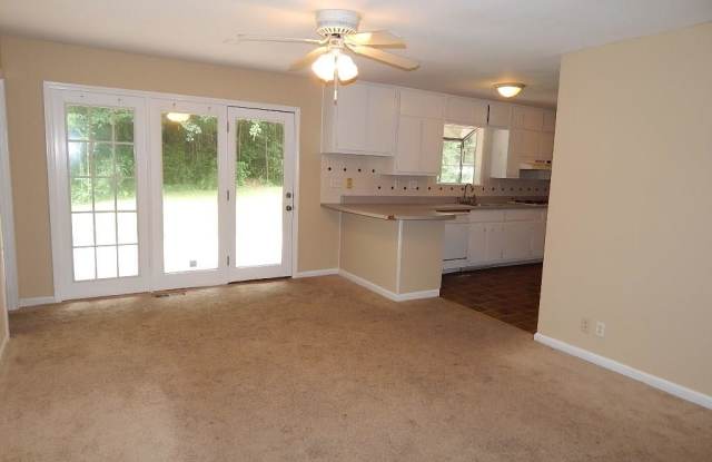 1722 N Holly Lane Gallery 2