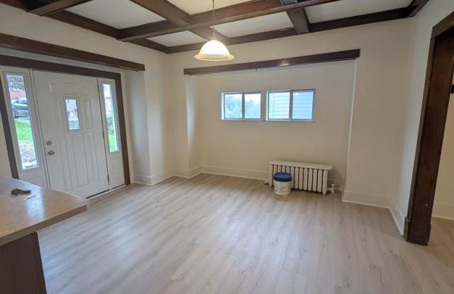 Newly Renovated 3bd/1Bath Home -- Available NOW! Gallery 4