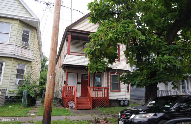 833 Grant Avenue Gallery 1