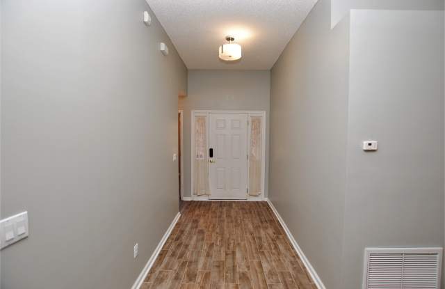 1094 Maple Ln Gallery 3
