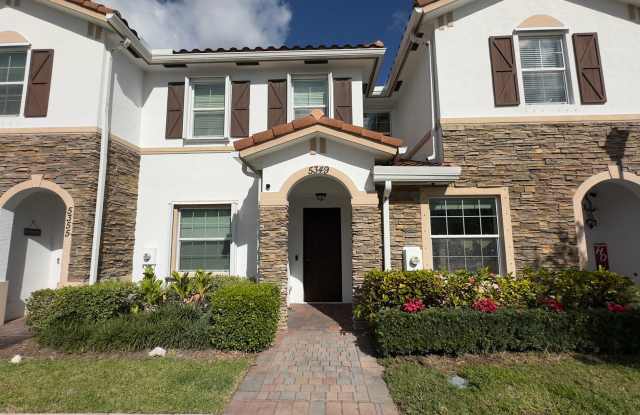 Charming 2-Bed Townhouse with on Ashley River Road! photos photos