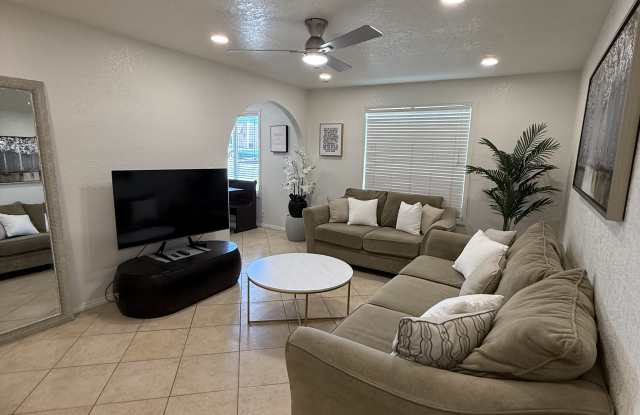 261 Cottonwood Drive Unit A Gallery 1