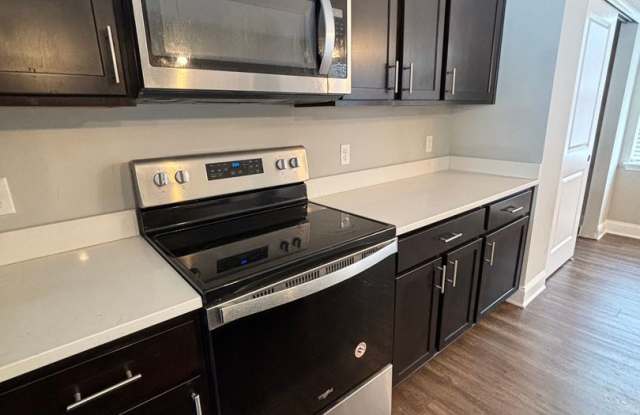 Beautiful 2 Bedroom Townhome in Washington County! Gallery 3