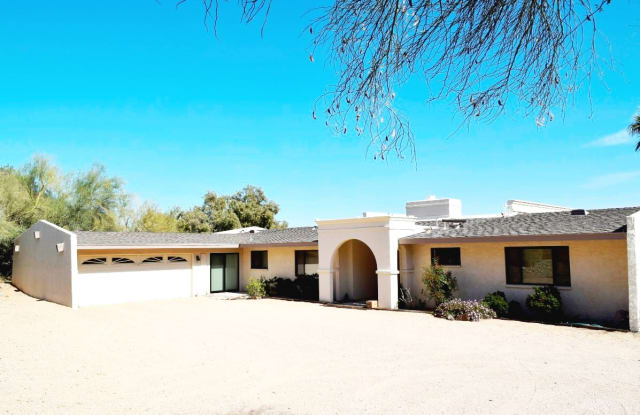 8220 N Charles Dr - 8220 North Charles Drive, Paradise Valley, AZ 85253