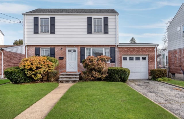 416 Andrews Rd - 416 Andrews Road, Mineola, NY 11501
