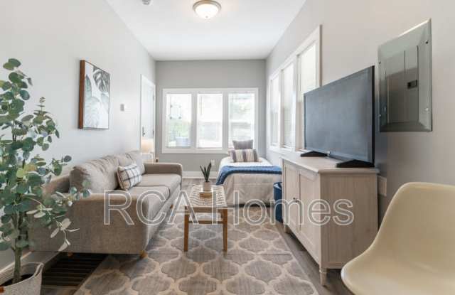2831 North Kenwood Avenue photos photos