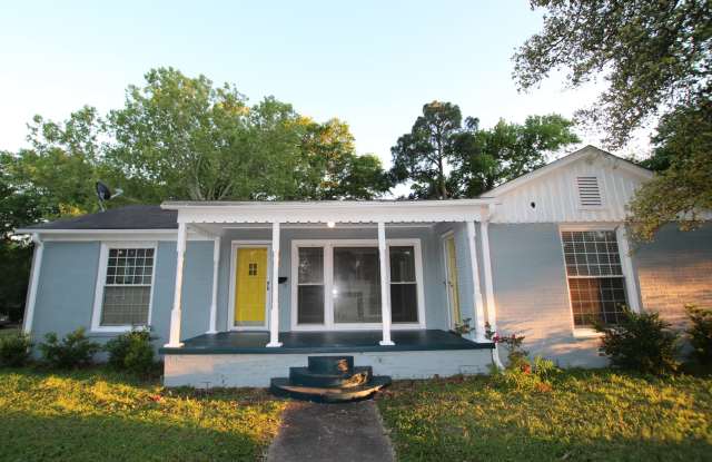 Available-Adorable Large 3 bedroom Home near Downtown! photos photos Available-Adorable Large 3 bedroom Home near Downtown! photos photos