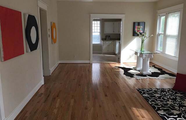 201 Goldenrod Street Gallery 4