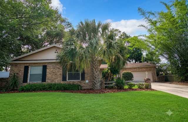 Highly Sought-After Dommerich Hills Gem | 4 Bedrooms in Top-Rated Winter Park School District! photos photos