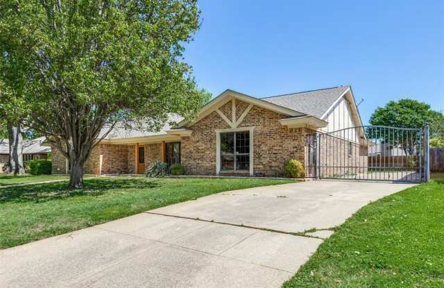 2707 Burnwood Court - 2707 Burnwood Court, Arlington, TX 76016