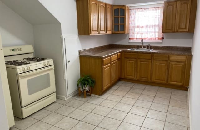 199 VERMONT AVE - 199 Vermont Avenue, Irvington, NJ 07111