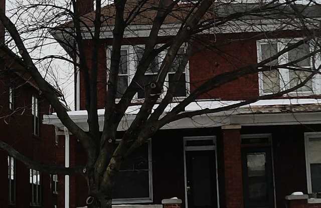 Newly Renovated 4BR Home – 2 Bathrooms – Spacious Layout photos photos