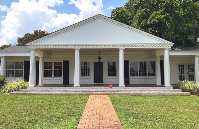 441 N. Poinsett Hwy - 441 North Poinsett Highway, Travelers Rest, SC 29690