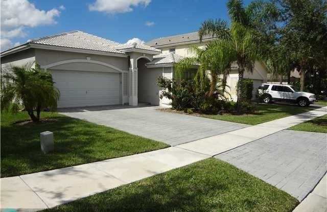 7953 NW 70th Ave photos photos