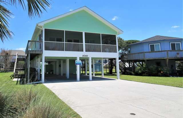 Surf City - 3BR 2BA Pet Friendly Cottage OFF SEASON RENTAL - 1010 1st Street, Surf City, NC 28445