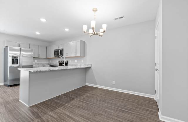 2 Bedroom Condo For Rent Near Madison Street! photos photos