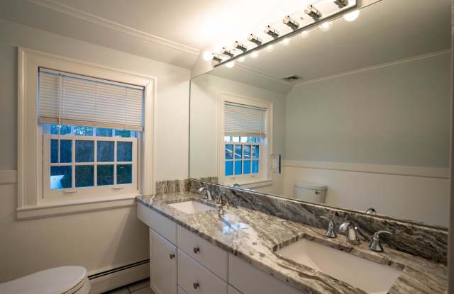 Large Newton, MA home for rent now! - 40 Puddingstone Lane, Newton, MA 02459