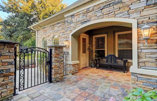11427 Legend Manor Gallery 4