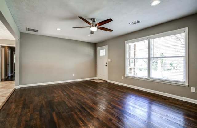 3301 Irish Lane Gallery 3