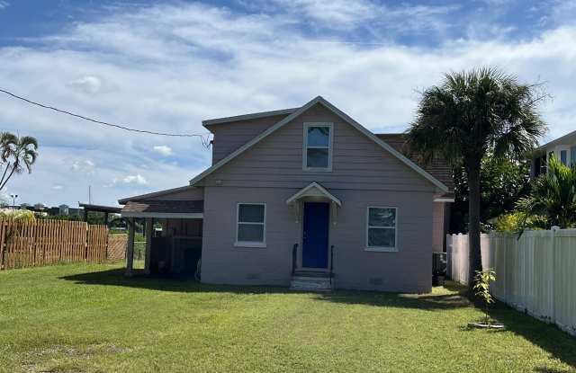 412 Riverside Dr - 412 Riverside Drive, Tarpon Springs, FL 34689