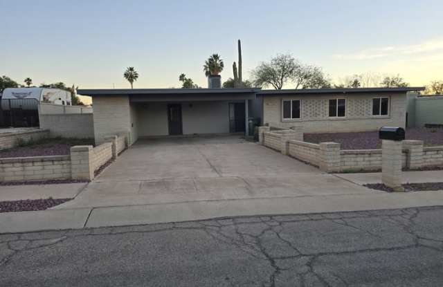 9240 East Holmes Street photos photos